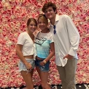 Meet your Posher, Nikki